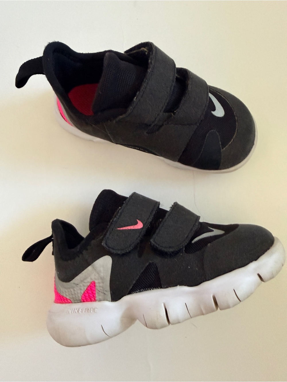 Nike Flex Runner 2 Toddler Sneakers Size 7C Black Pink Hook & Loop